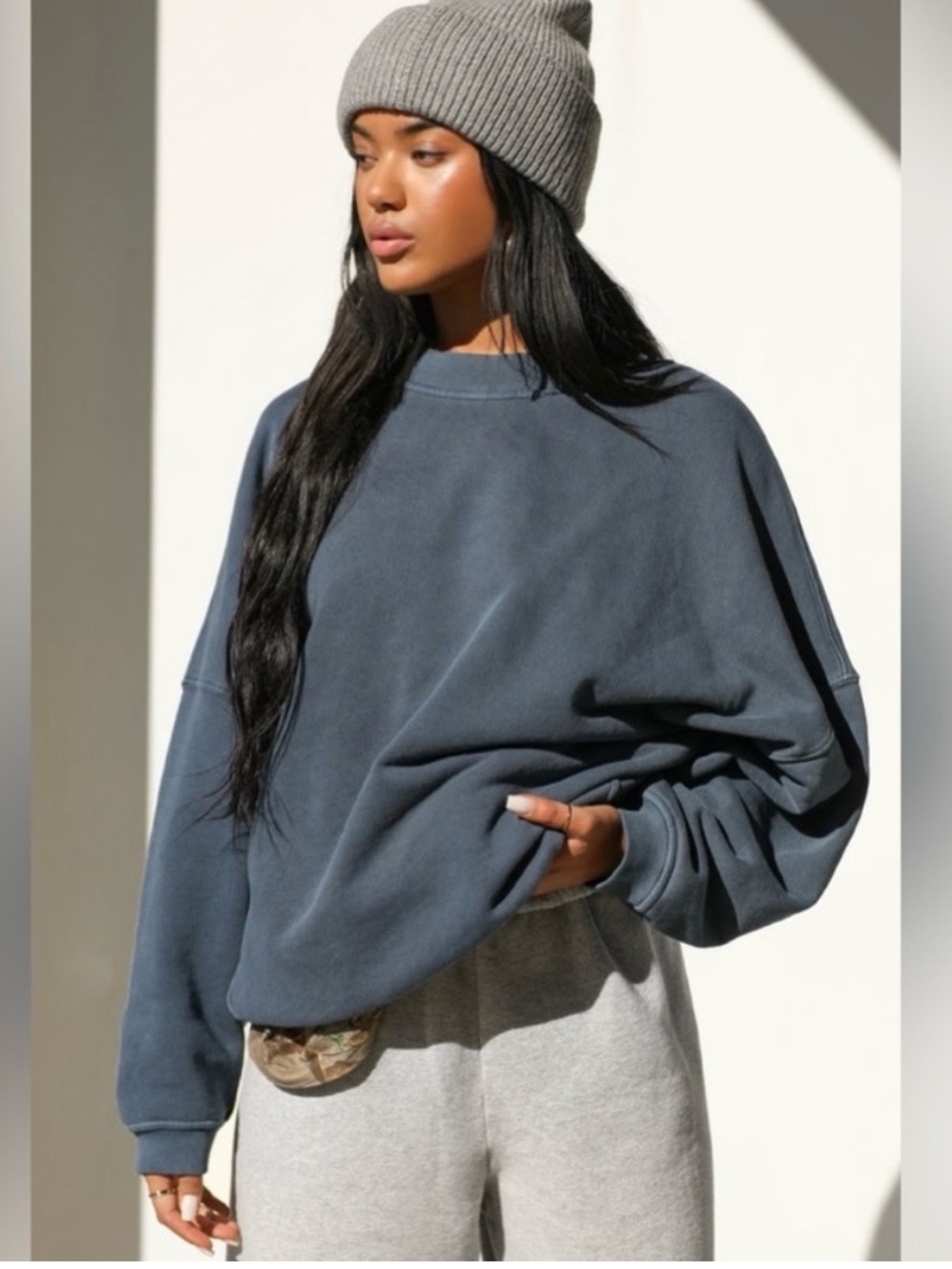 ♡ Joah Brown Oversized Crewneck Sweatshirt in Washed Navy
